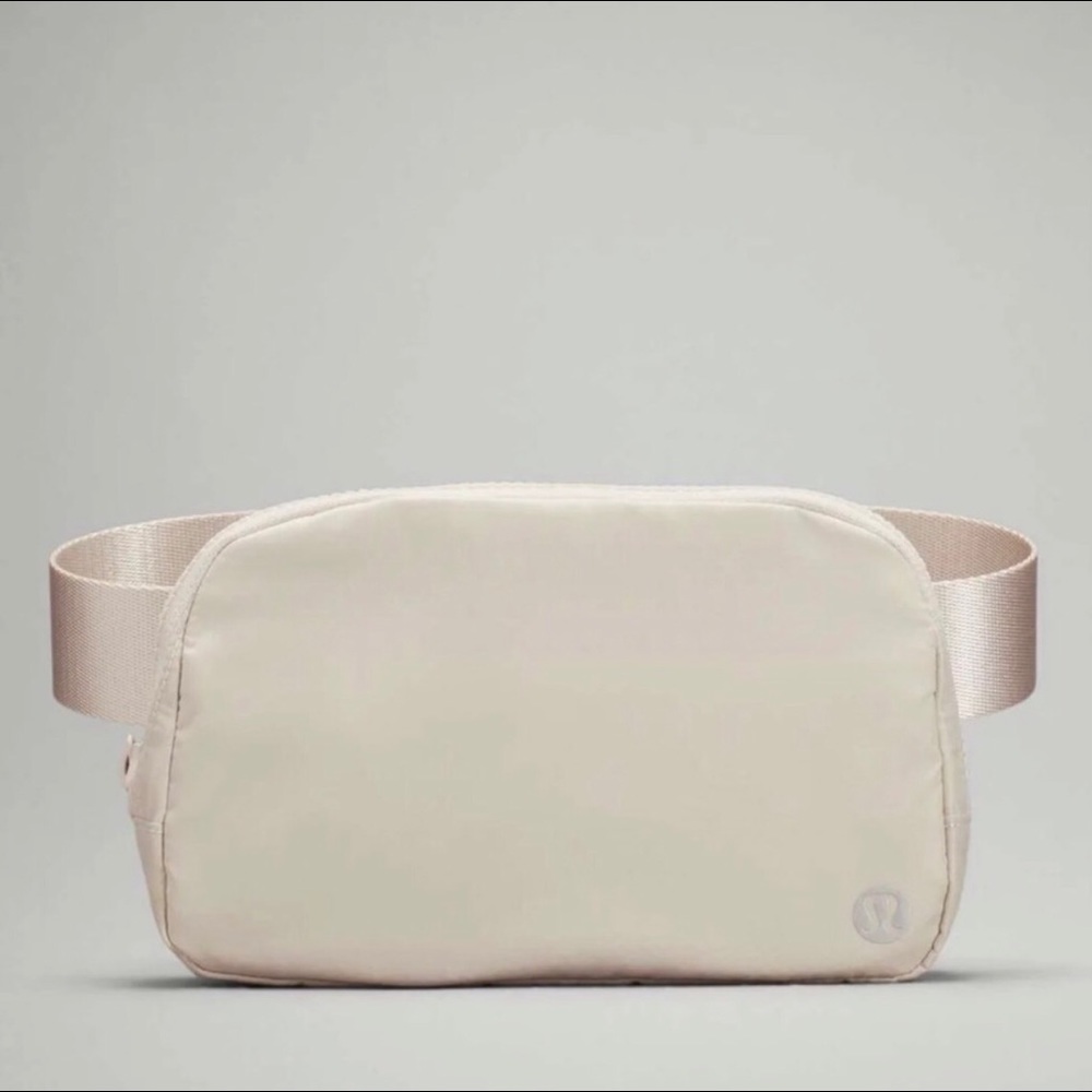 NWT Lululemon Everywhere Belt Bag in White Opal